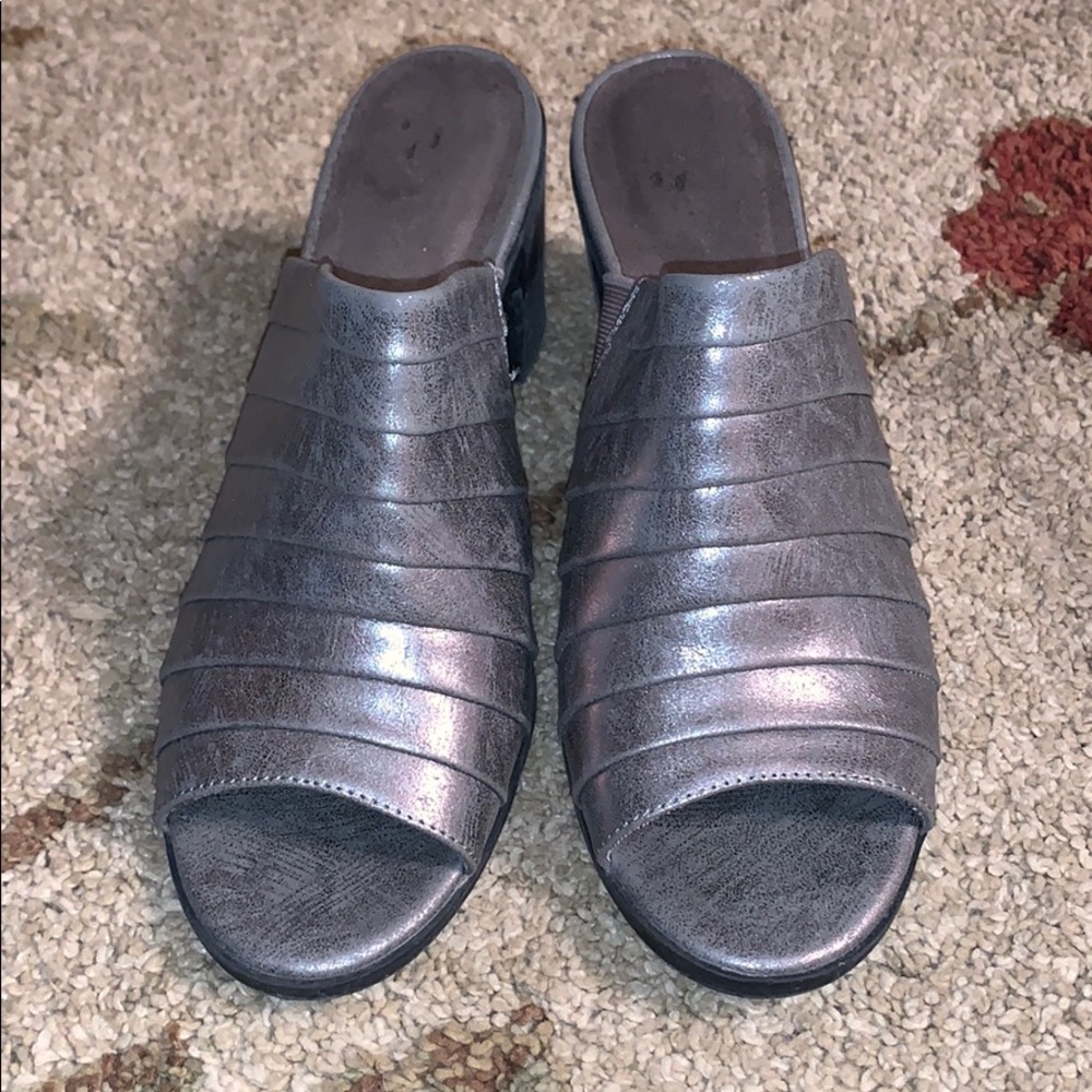 EASY STREET heels